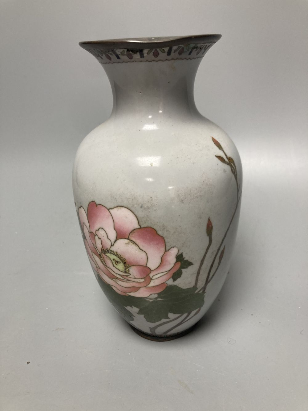 A Japanese satsuma brush pot (a.f.), a similar cloisonne vase and a porcelain tile, tallest 18cm